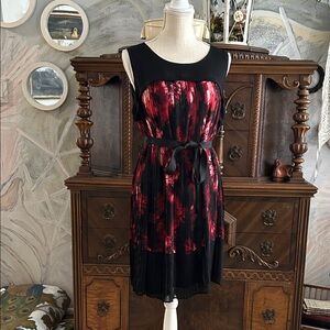 Elegant Black and Red Sleeveless Dress